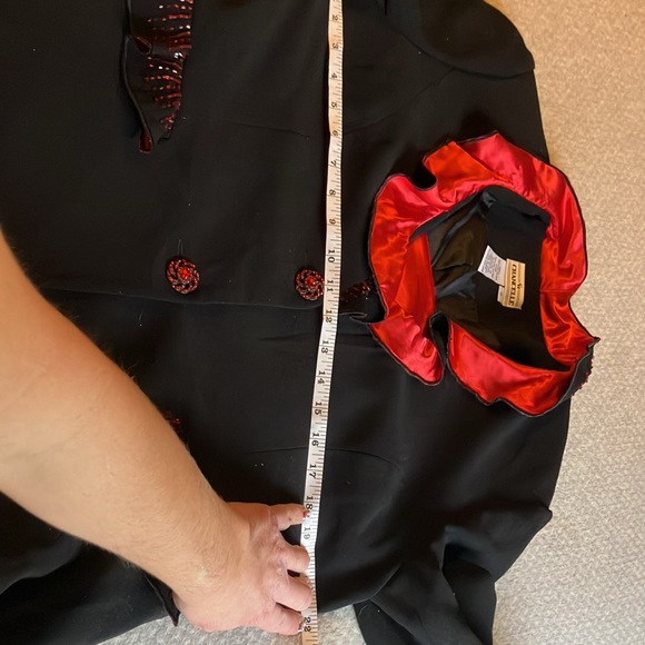 Stunningly beautiful Red trim & red dazzling beaded blazer/jacket✨ - Picture 13 of 15